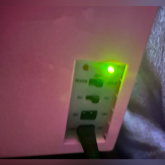 Pink hello kitty mini fridge - Picture 2 of 4